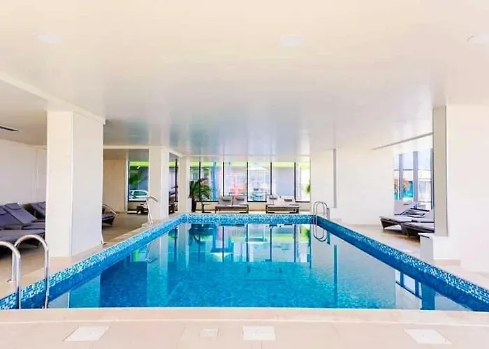 Luxury Promenada Cu Piscina & Daire *